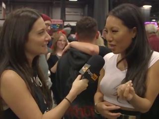 Asa akira & cherokee d perse at exxxotica 2015 kanssa pornhub aaria pornhubtv