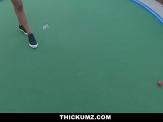 Thickumz - murzynka nastolatka pyszni jej tłusta tyłek na za bwc